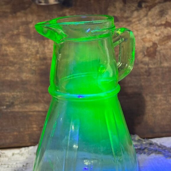 Vintage Green Uranium Depression Glass Hazel Atlas Syrup Pitcher With Handle & S - Picture 3 of 8